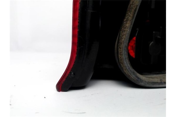 Recambio de piloto trasero derecho para citroen saxo 1.5 d sx referencia OEM IAM 9636331780 89003434 