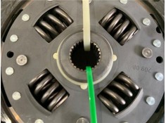 Recambio de disco embrague para nissan micra (k12e) 1.2 16v referencia OEM IAM 30300CR12B  