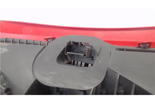 Recambio de piloto trasero derecho para peugeot 107 1.0 básico referencia OEM IAM 6351X6  