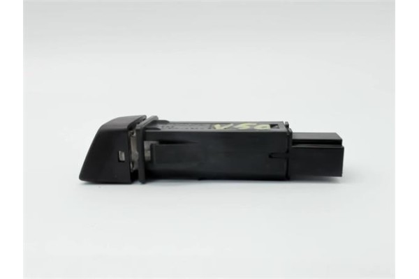 Recambio de interruptor luces emergencia para volvo v50 familiar 2.0 d referencia OEM IAM 38739296  