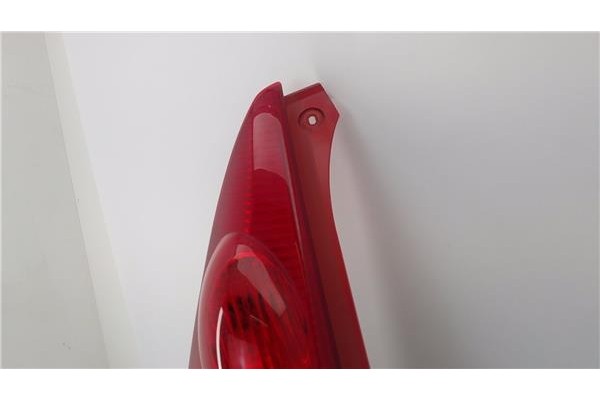 Recambio de piloto trasero izquierdo para peugeot 107 1.0 básico referencia OEM IAM 6350X6  