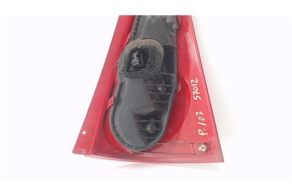 Recambio de piloto trasero izquierdo para peugeot 107 1.0 básico referencia OEM IAM 6350X6  