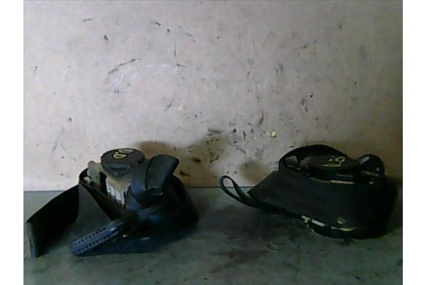 Recambio de juego cinturones delantero para citroen saxo 1.5 d referencia OEM IAM 8973Y 8973Y1 