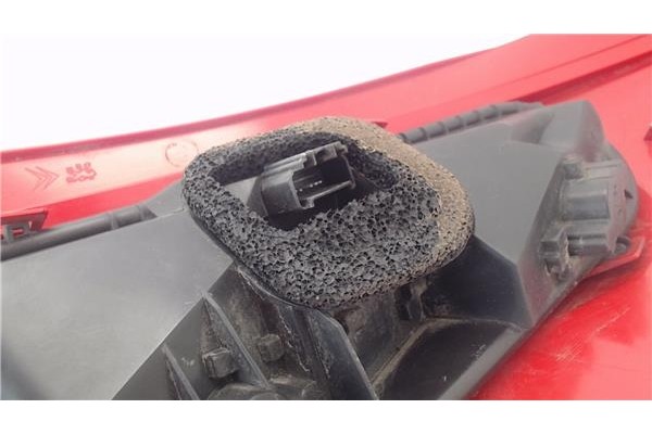 Recambio de piloto trasero izquierdo para peugeot 107 1.0 básico referencia OEM IAM 6350X6  