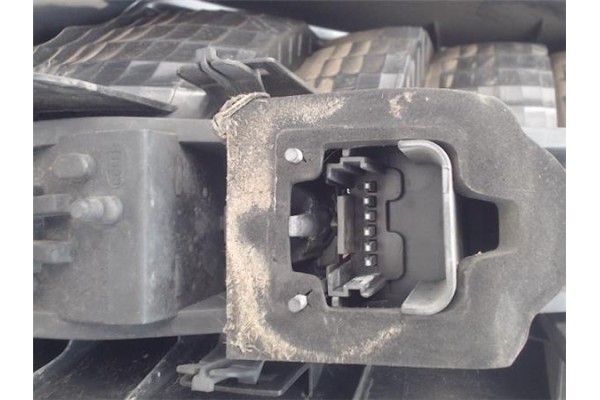 Recambio de piloto trasero derecho para renault scenic ii (jm) referencia OEM IAM 8200127702E 2SK00865912 