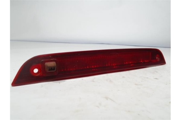 Recambio de luz central de freno para ford focus berlina (cak) 1.8 trend referencia OEM IAM 13A613AB  