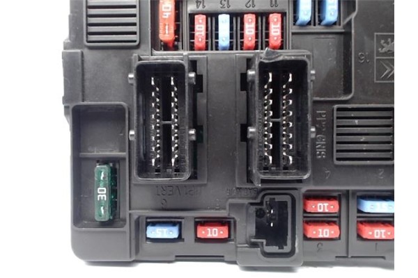 Recambio de caja fusibles/rele para citroen c3 1.1 i referencia OEM IAM 9650618480 T118470003K 