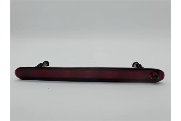 Recambio de luz central de freno para suzuki swift iii (sg) 1.5 referencia OEM IAM 3581063J0  