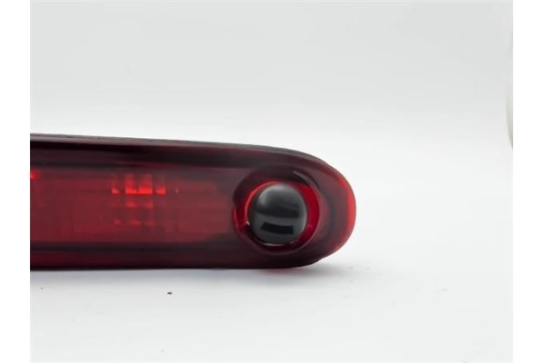 Recambio de luz central de freno para suzuki swift iii (sg) 1.5 referencia OEM IAM 3581063J0  