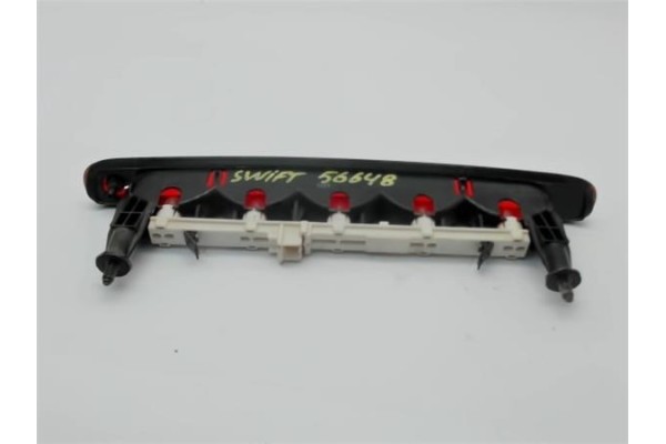 Recambio de luz central de freno para suzuki swift iii (sg) 1.5 referencia OEM IAM 3581063J0  