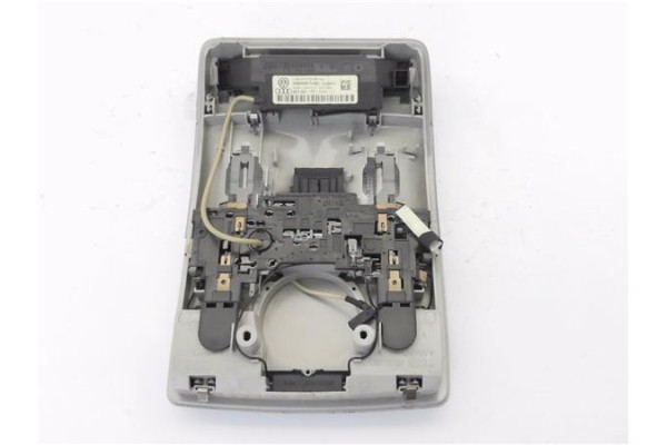 Recambio de luz delantero central techo para seat exeo st (3r5) 2.0 reference referencia OEM IAM 8E0947135D 8E0951177 
