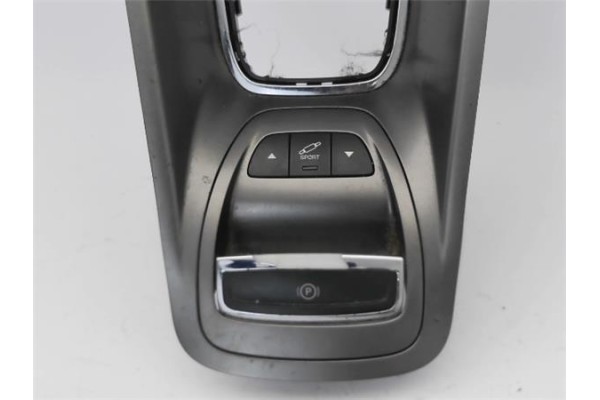 Recambio de consola para citroen c5 berlina 2.0 audace referencia OEM IAM 81230142 7589ZF 