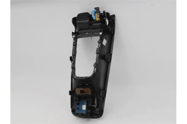 Recambio de consola para citroen c5 berlina 2.0 audace referencia OEM IAM 81230142 7589ZF 