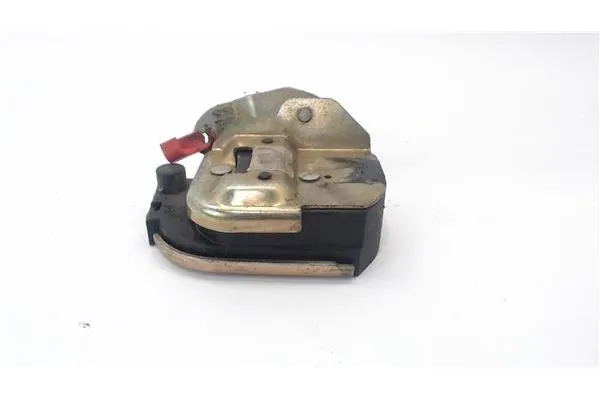 Recambio de cierre electromagnetico trasero derecho para chrysler voyager gs 2.5 td referencia OEM IAM 4717500 VOYAGER 
