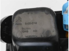 Recambio de consola para citroen c5 berlina 2.0 audace referencia OEM IAM 81230142 7589ZF 