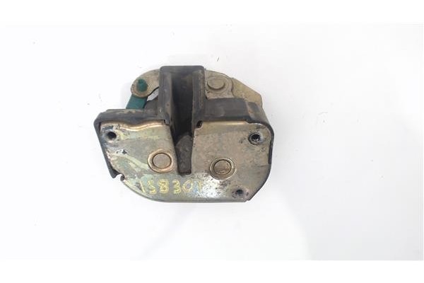 Recambio de cierre electromagnetico trasero izquierdo para chrysler voyager gs 2.5 td referencia OEM IAM 4717501  