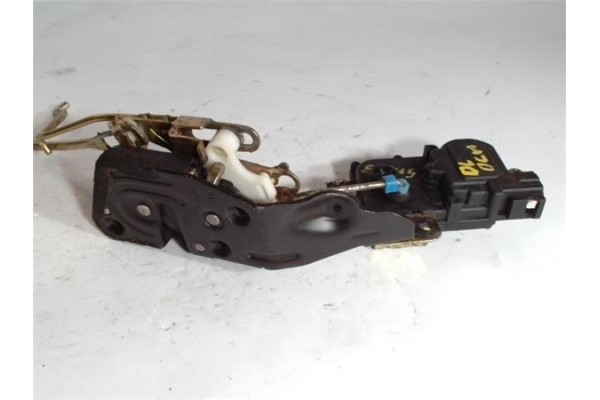 Recambio de cierre electromagnetico delantero derecho para hyundai galloper santamo 2.0 referencia OEM IAM 81320M2000  