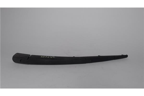 Recambio de brazo limpiaparabrisas trasero para mazda 5 2.0 referencia OEM IAM C23567421A  
