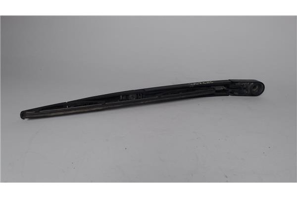 Recambio de brazo limpiaparabrisas trasero para mazda 5 2.0 referencia OEM IAM C23567421A  