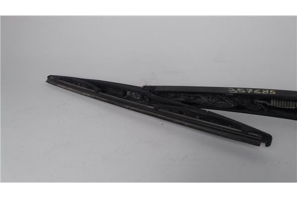 Recambio de brazo limpiaparabrisas trasero para mazda 5 2.0 referencia OEM IAM C23567421A  