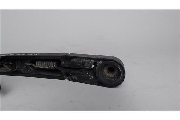 Recambio de brazo limpiaparabrisas trasero para mazda 5 2.0 referencia OEM IAM C23567421A  