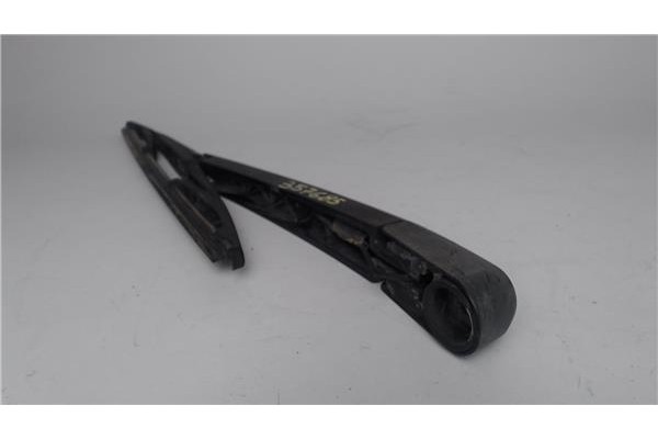 Recambio de brazo limpiaparabrisas trasero para mazda 5 2.0 referencia OEM IAM C23567421A  