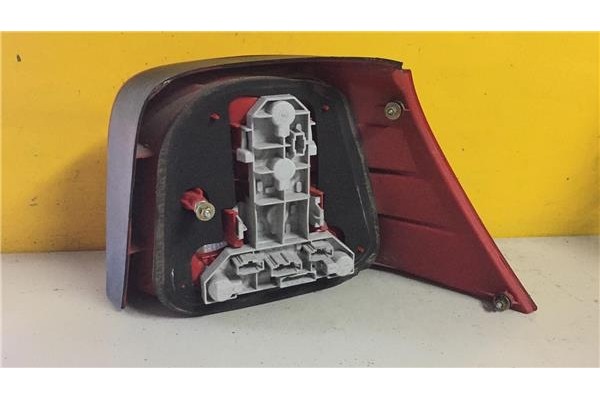 Recambio de piloto trasero izquierdo para volkswagen golf iv berlina (1j1) 1.6 conceptline referencia OEM IAM 89397262  