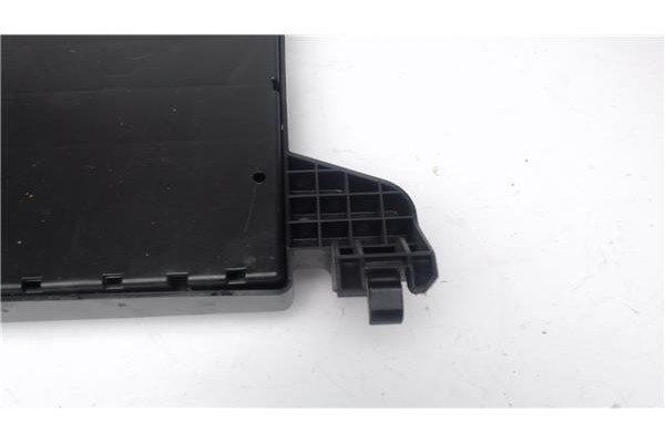 Recambio de caja fusibles/rele para opel astra j 1.6 referencia OEM IAM 13302306  