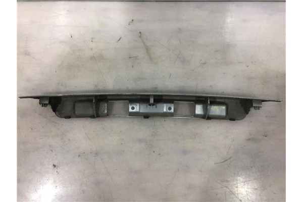 Recambio de moldura porton trasero para mazda 626 berlina (gf) 2.0 referencia OEM IAM GG2M5081092  