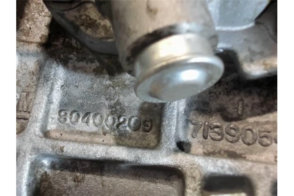 Recambio de caja cambios manual para opel corsa c 1.7 club referencia OEM IAM 90400209  