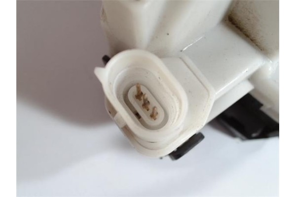 Recambio de cierre electromagnetico delantero derecho para volkswagen polo iv (9n1) 1.4 tdi referencia OEM IAM 6N1837016E 1HM862