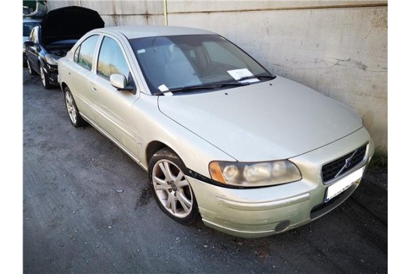 volvo s 60 berlina del año 2005