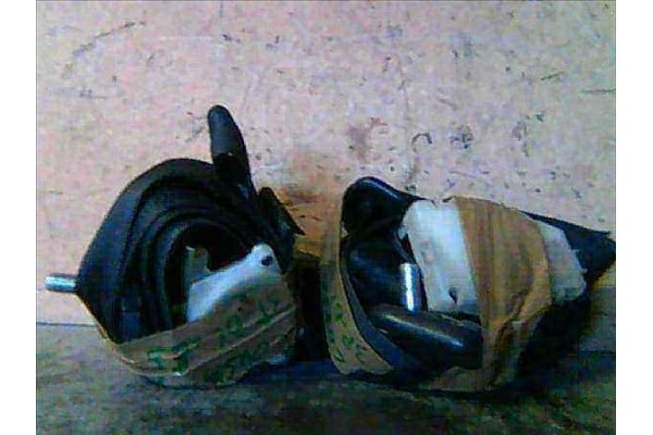 Recambio de juego cinturones delantero para opel corsa b 1.2 i referencia OEM IAM 90444261 90387481 