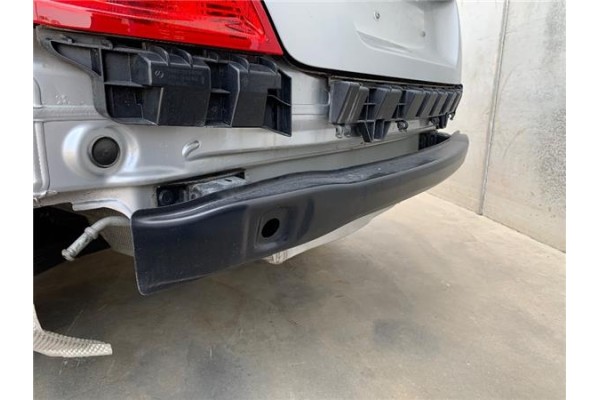 Recambio de refuerzo paragolpes trasero para mercedes-benz clase c (bm 204) berlina 3.0 c 280 (204.054) referencia OEM IAM A2046