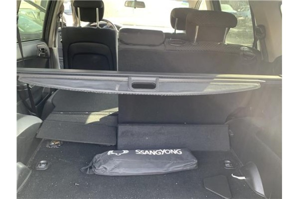 Recambio de bandeja trasero para ssangyong kyron 2.0 200 xdi referencia OEM IAM 7681009003LAM  