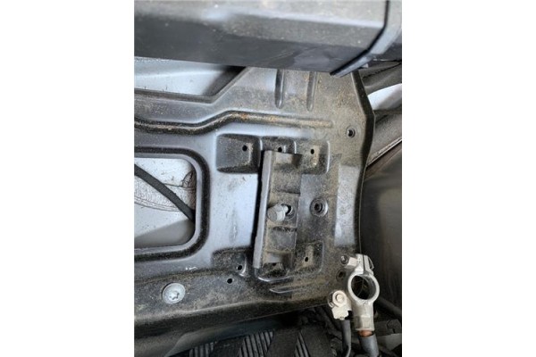 Recambio de soporte bateria para mercedes-benz clase c (bm 204) berlina 3.0 c 280 (204.054) referencia OEM IAM A2046200018  