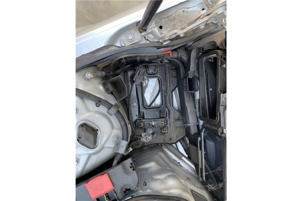 Recambio de soporte bateria para mercedes-benz clase c (bm 204) berlina 3.0 c 280 (204.054) referencia OEM IAM A2046200018  