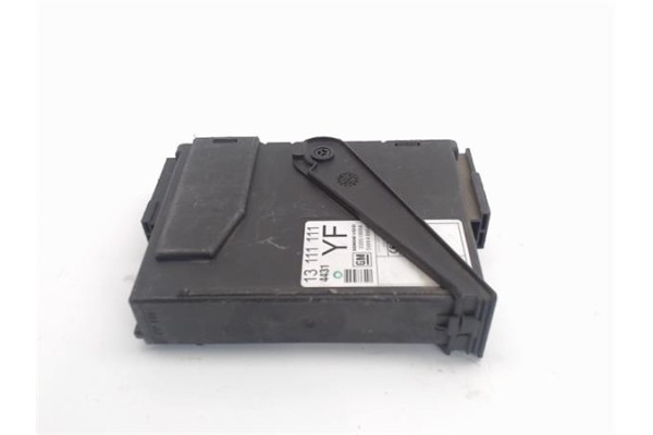 Recambio de centralita para opel meriva referencia OEM IAM 13111111  