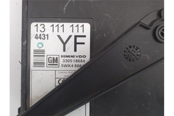 Recambio de centralita para opel meriva referencia OEM IAM 13111111  