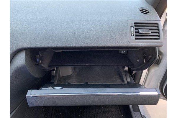 Recambio de tapa guantera para mercedes-benz clase c (bm 204) berlina 3.0 c 280 (204.054) referencia OEM IAM A20468000989F45  