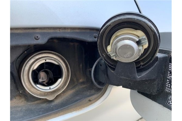 Recambio de tapon combustible para mercedes-benz clase c (bm 204) berlina 3.0 c 280 (204.054) referencia OEM IAM A2304700305  
