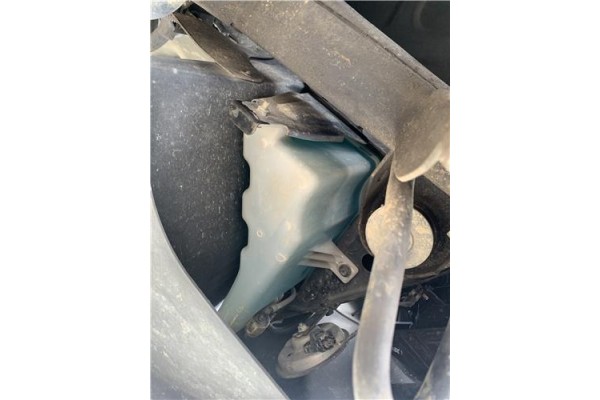 Recambio de deposito limpiaparabrisas para ssangyong kyron 2.0 200 xdi referencia OEM IAM 7841009001  