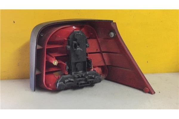 Recambio de piloto trasero izquierdo para volkswagen golf iv berlina (1j1) 1.6 spirit referencia OEM IAM 1J6945257  