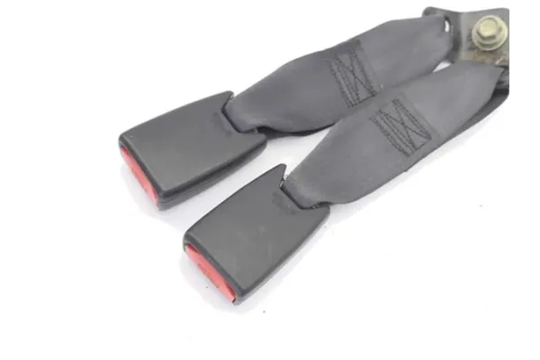 Recambio de anclaje cinturon trasero central para honda civic vi 1.6 referencia OEM IAM 82485S6DE04ZB  