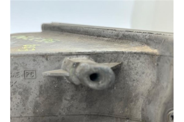 Recambio de faro antiniebla izquierdo para toyota rav4 (a2) 1.8 luna referencia OEM IAM 8122042050  