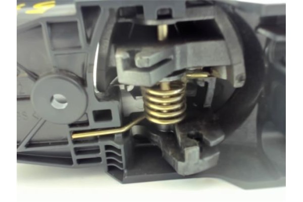 Recambio de manilla int. puerta trasero izquierda para mitsubishi colt cz3 berl. 5 (z30a) 1.3 (z35a, z33a, z34a) referencia OEM 