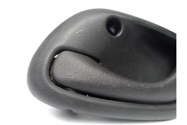 Recambio de manilla int. puerta trasero izquierda para opel agila 1.2 básico referencia OEM IAM 4706318  