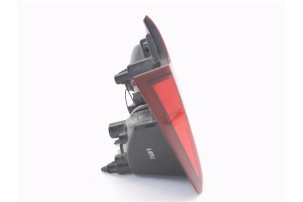 Recambio de piloto porton trasero derecho para ssangyong kyron 2.0 200 xdi referencia OEM IAM 8360409050  