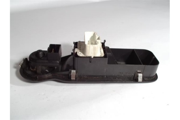 Recambio de mando elevalunas para renault modus i 1.4 (jp01, jp0j) referencia OEM IAM 8200277630  
