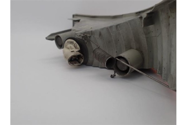 Recambio de intermitente delantero izquierdo para renault trafic ii furgón (fl) 1.9 dci 100 (fl0c) referencia OEM IAM 8200007031